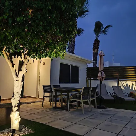 Апартаменти The White House With Pool - *