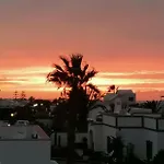 The White House With Pool - Apartament