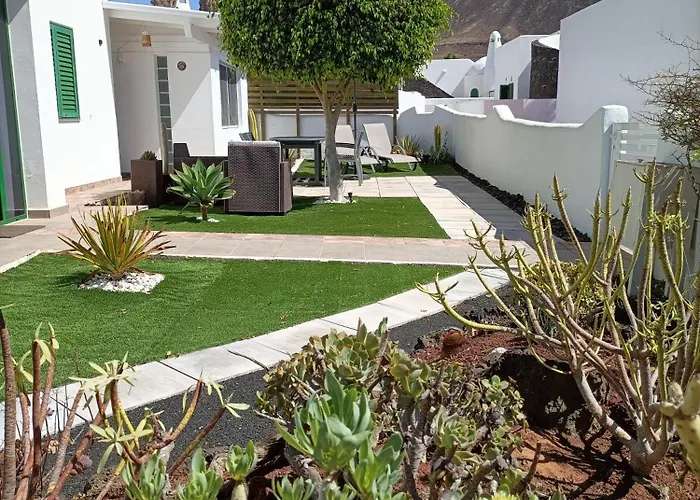 The White House With Pool - Appartement *