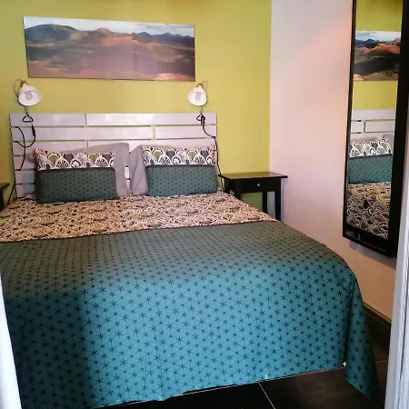 The White House With Pool - Apartment